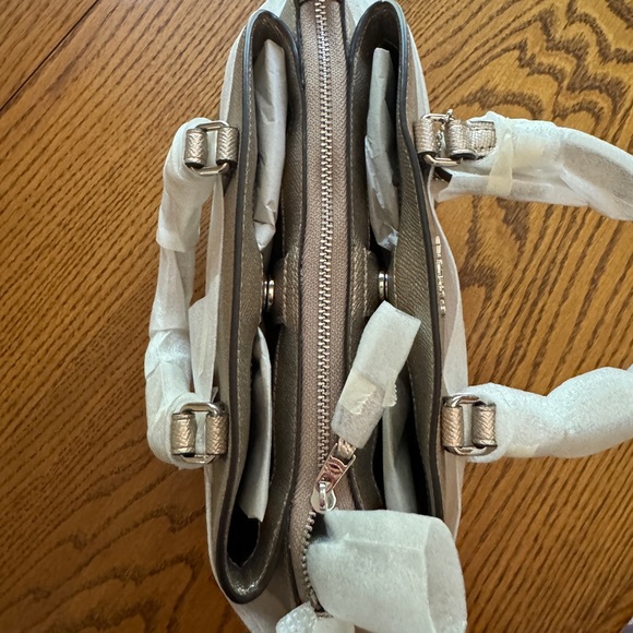 Coach Pebble Leather. New with tags. Gold. - Picture 7 of 10